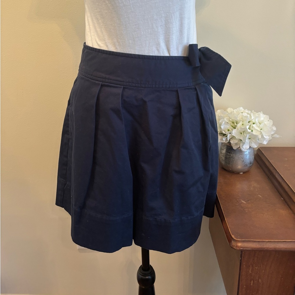 Vineyard Vines blue pleated A line side tie skirt